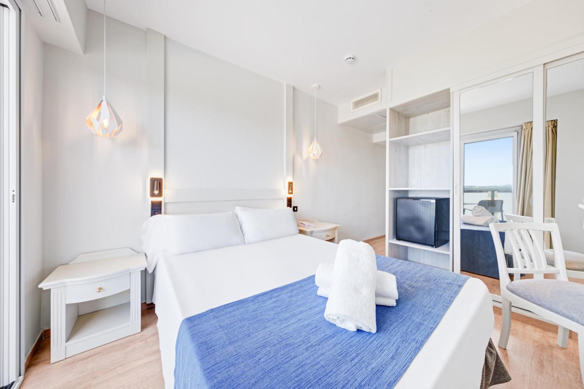 Hotel Viwo Eda Porto Cristo Habitación foto